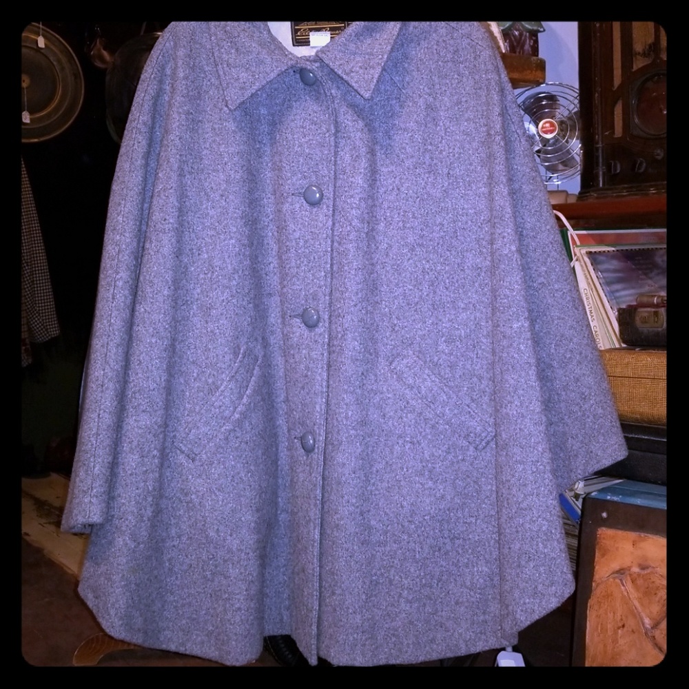 Eddie Bauer cape